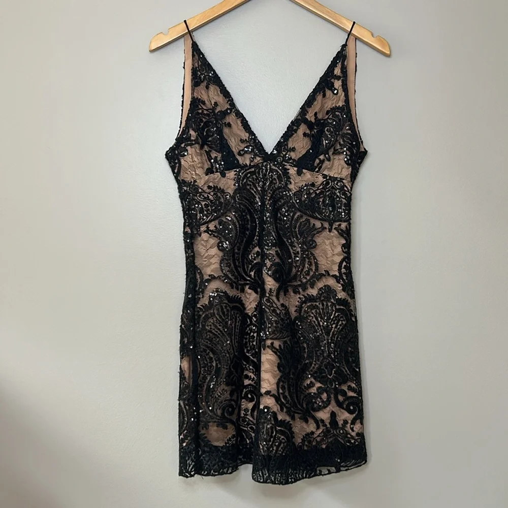Free People Night Shimmer Sequin Lace Mini Dress Size‎ 0 Black Homecoming